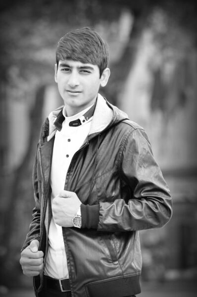  ,   AmiR, 33 ,   
