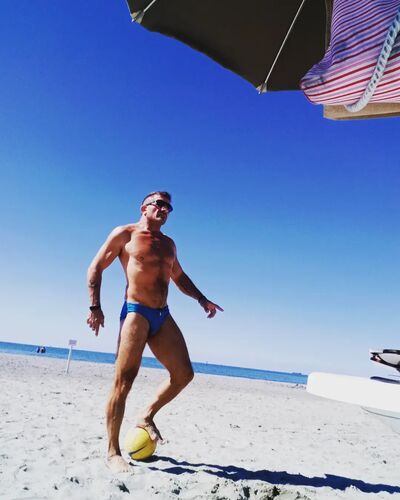  ,   Sandrik, 54 ,     , c 
