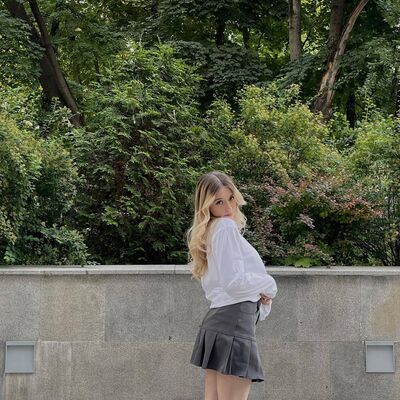  As,   Anzhela, 27 ,     , c 