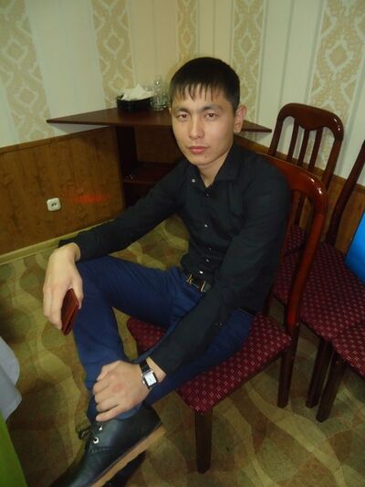  ,   Meirkhan, 32 ,   