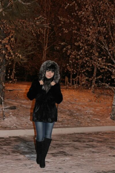  ,   Lady, 28 ,  