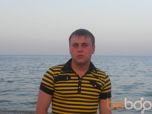  ,   Viktor, 34 ,   