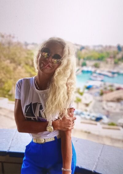  ,   Lana, 48 ,     , c 