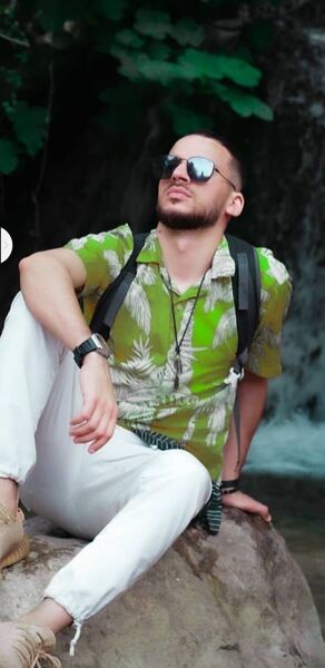  ,   Anis, 28 ,   ,   