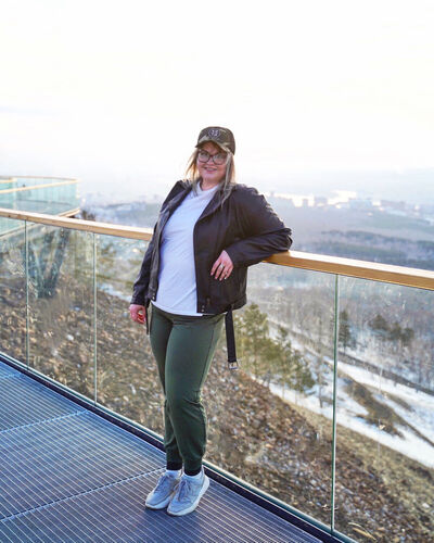  ,   Veronika, 34 ,   ,   