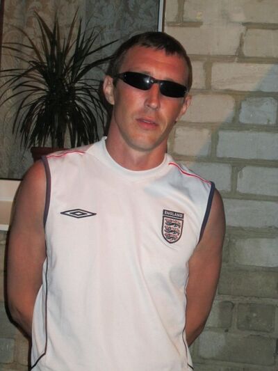   ,   Viktor, 42 ,   
