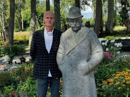  ,   Pekka, 57 ,   ,   