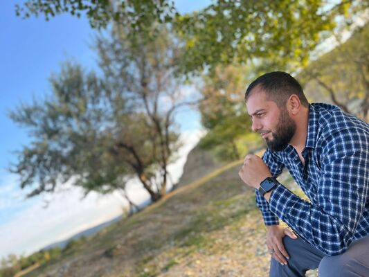  ,   Ruslan, 38 ,   ,   