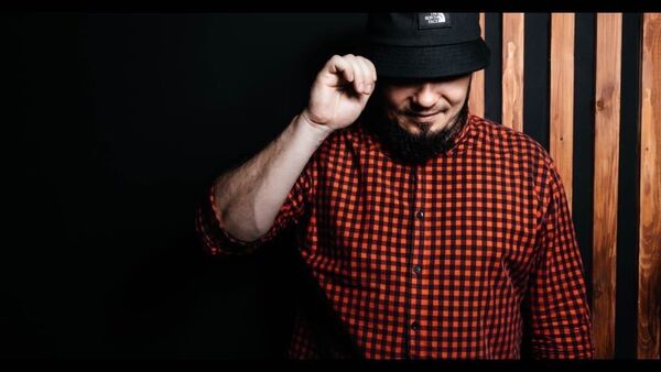  ,   DJ Smolin, 39 ,     , c 