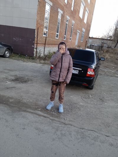  ,   Karina, 21 ,   c 