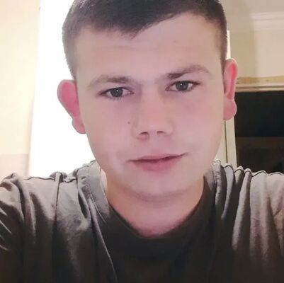  ,   Artur, 25 ,   ,   