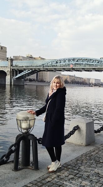  ,   Elena, 47 ,   c 