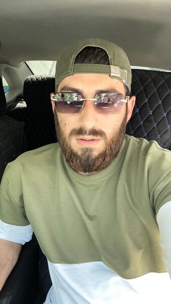  ,   Artur, 27 ,   ,   