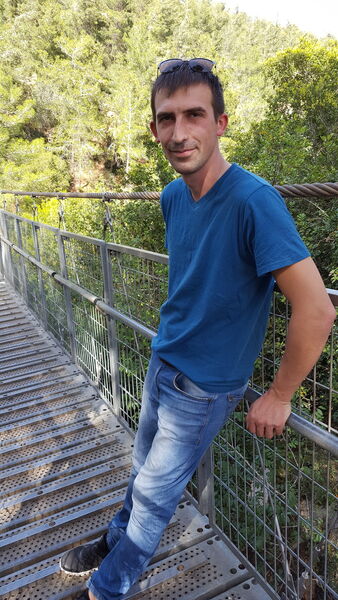  ,   Dima, 37 ,   