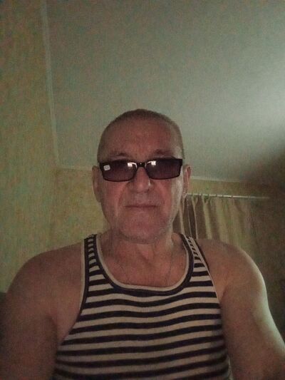  ,   Nik, 57 ,   ,   