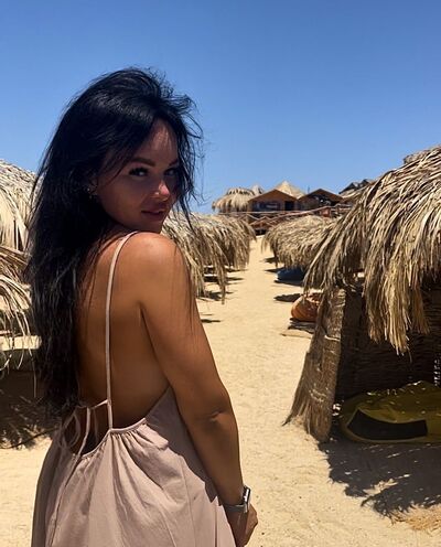  ,   Olia, 30 ,  