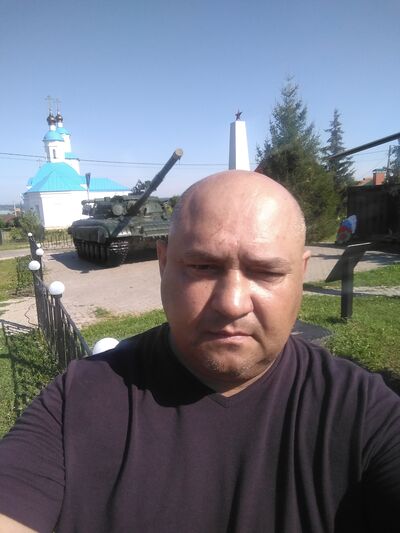  ,   Albert, 49 ,     , c 