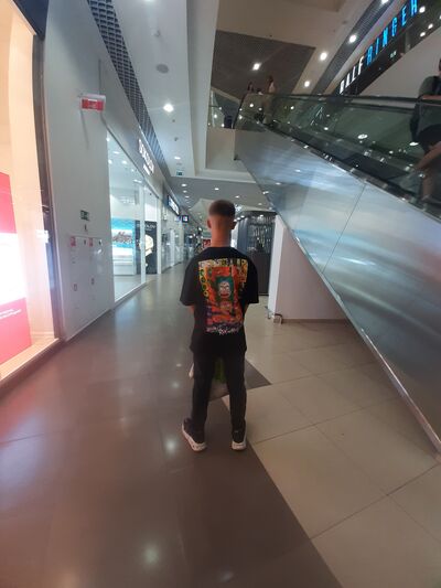  ,   Ilya, 21 ,   ,   