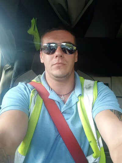  ,   Viktor, 37 ,     , c 