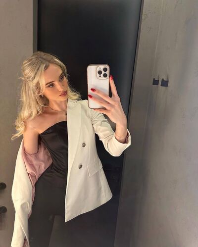  Caerphilly,   , 26 ,   ,   