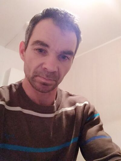  ,   Robert, 48 ,   