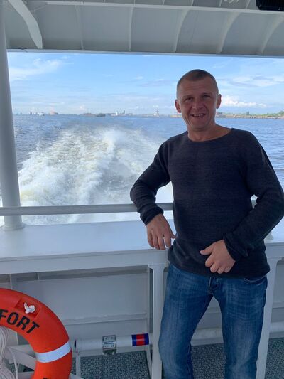  ,   Valentin, 43 ,     , c , 