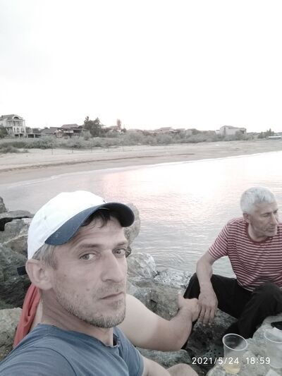  ,   Mik, 42 ,   ,   