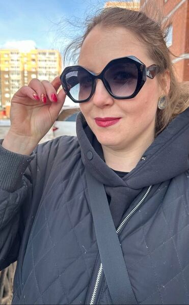  ,   Yuliya, 31 ,  