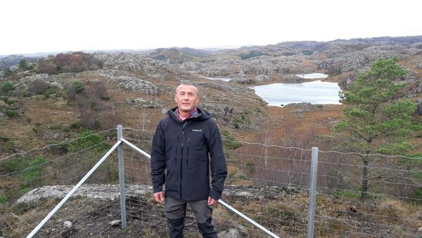  ,   Sergej, 48 ,   ,   , c , 