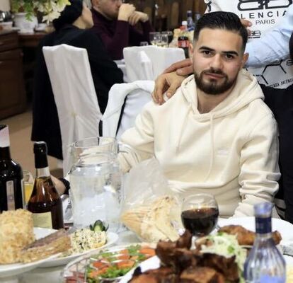  ,   Armen, 25 ,   ,   