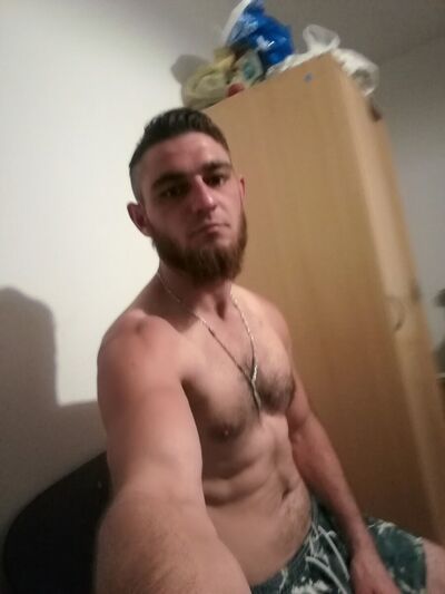  ,   Artur, 31 ,   c 