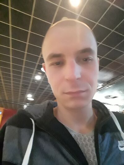  ,   Grisa, 42 ,   
