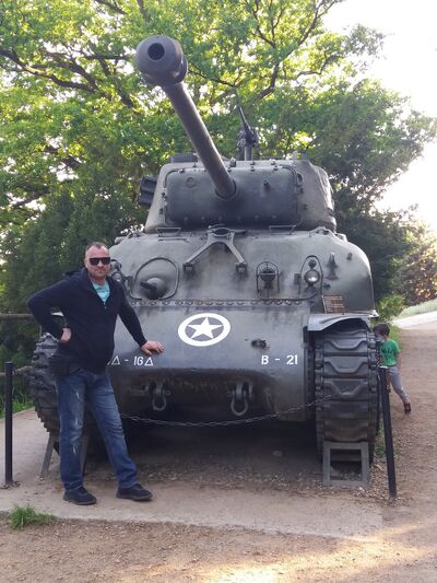  ,   Serj, 44 ,   ,   , c 