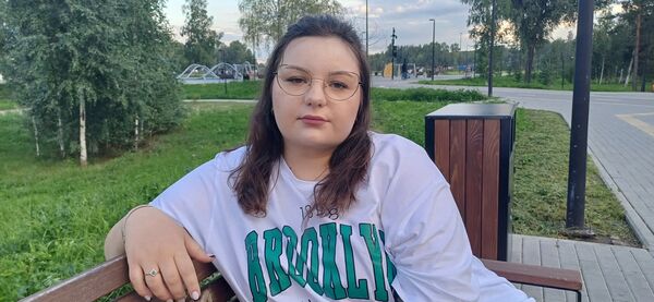  ,   Veronika, 24 ,   ,   