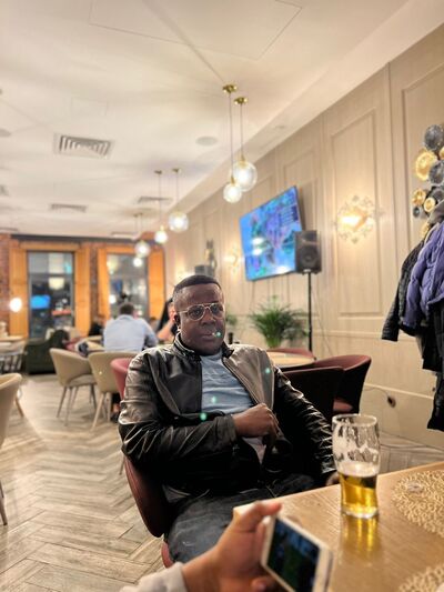  ,   Victor, 37 ,   ,   