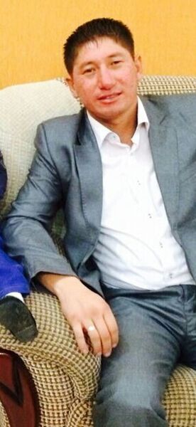  ,   Adik, 42 ,   