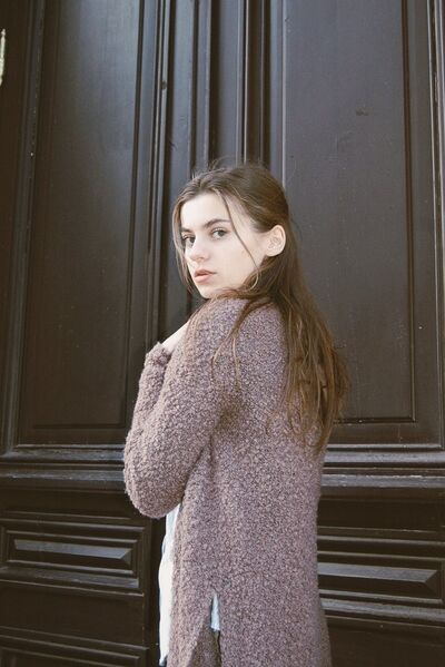  ,   Valeria, 25 ,   