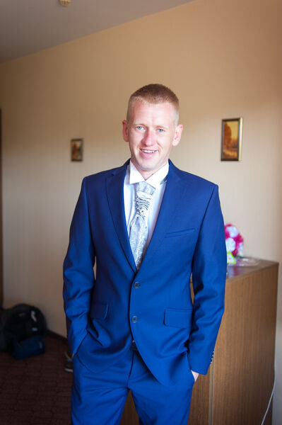  ,   Viktor, 37 ,   