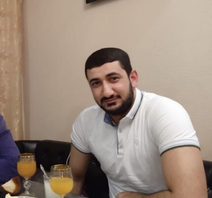  ,   Emir, 30 ,   ,   , c 