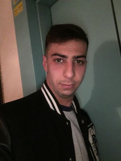  -,   Roman, 33 ,   , 