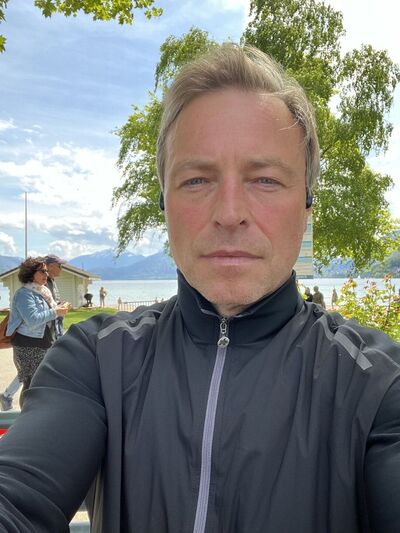  Bellevue,   Vladimir, 53 ,     , c 