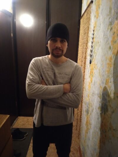  ,   Robert, 38 ,  