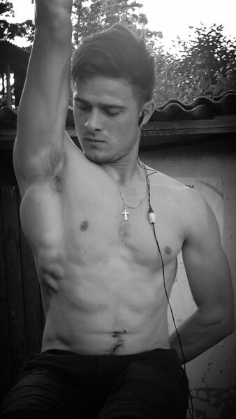  ,   BARGANCIK, 32 ,   