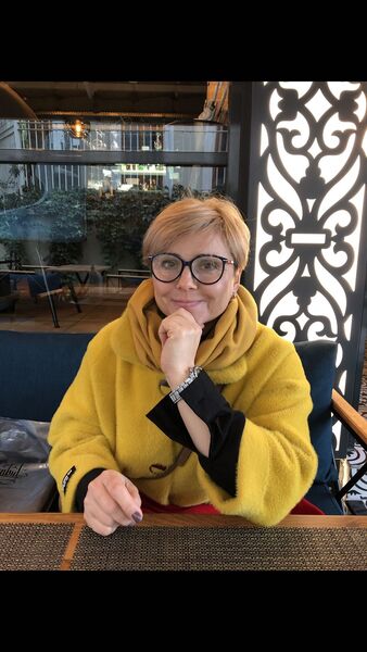  ,   Lana, 48 ,   c 