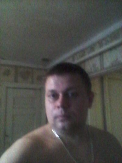  ,   Maikl, 44 ,   