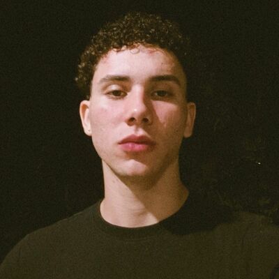  --,   Alex, 21 ,   ,   