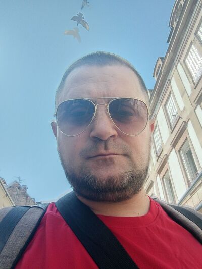  ,   Cornel, 42 ,   c 