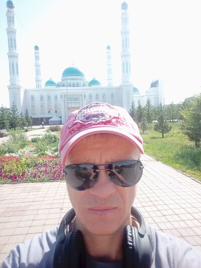  ,   Anton, 42 ,   ,   