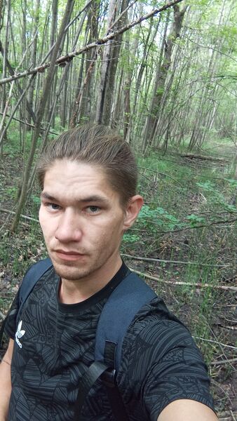   ,   Niaz, 28 ,   c , 