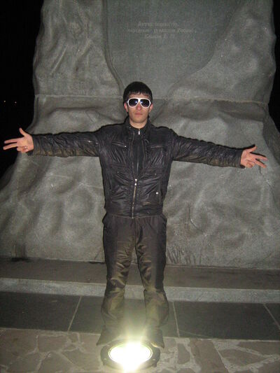  ,   Vlad, 34 ,   